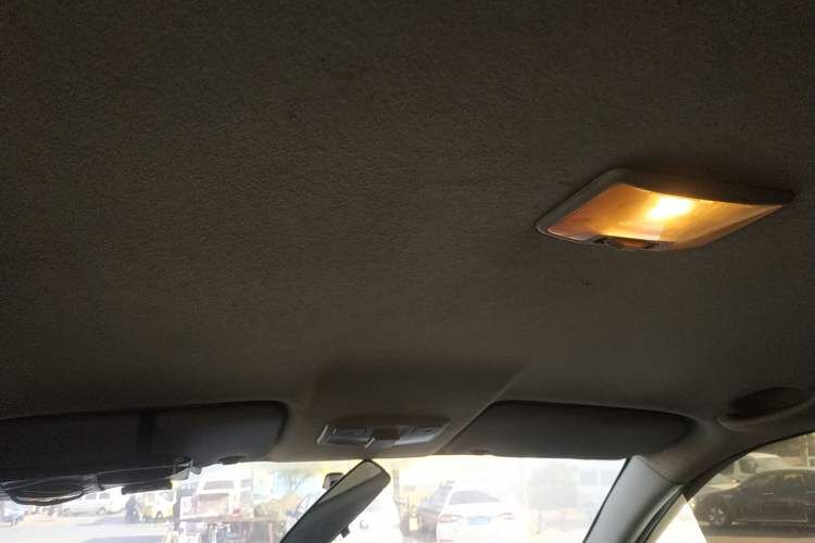 Used Isuzu JLM 2016 2.8T Two-Wheel Drive Extended Cargo Bed Luxury Version JE493ZLQ4CA Headliner