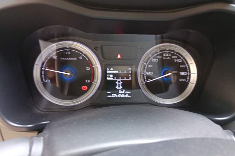Used Isuzu JLM 2016 2.8T Two-Wheel Drive Luxury Version JE493ZLQ4CA Instrument Cluster