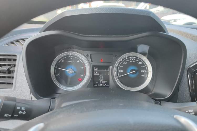Used Isuzu JLM 2016 2.8T Four-Wheel Drive Luxury Version JE493ZLQ4CA Instrument Cluster