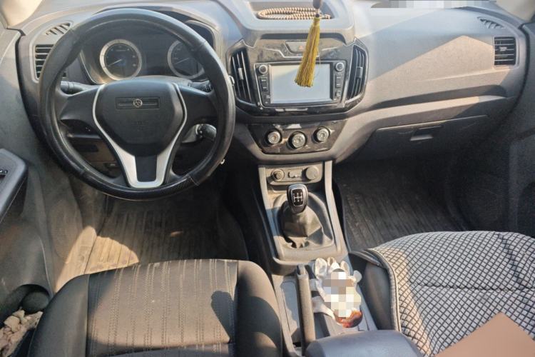Used Isuzu JLM 2016 2.8T Two-Wheel Drive Luxury Version JE493ZLQ4CA Interior 2