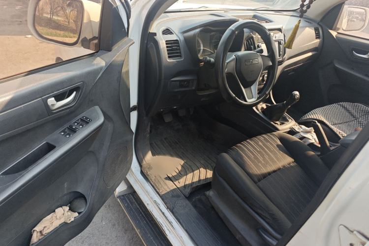 Used Isuzu JLM 2016 2.8T Two-Wheel Drive Luxury Version JE493ZLQ4CA Interior 3