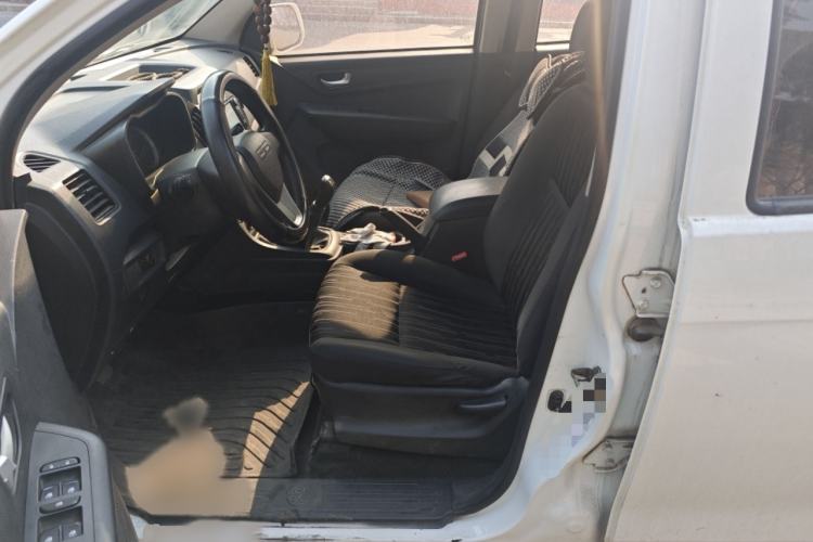 Used Isuzu JLM 2016 2.8T Two-Wheel Drive Luxury Version JE493ZLQ4CA Left Front Seat