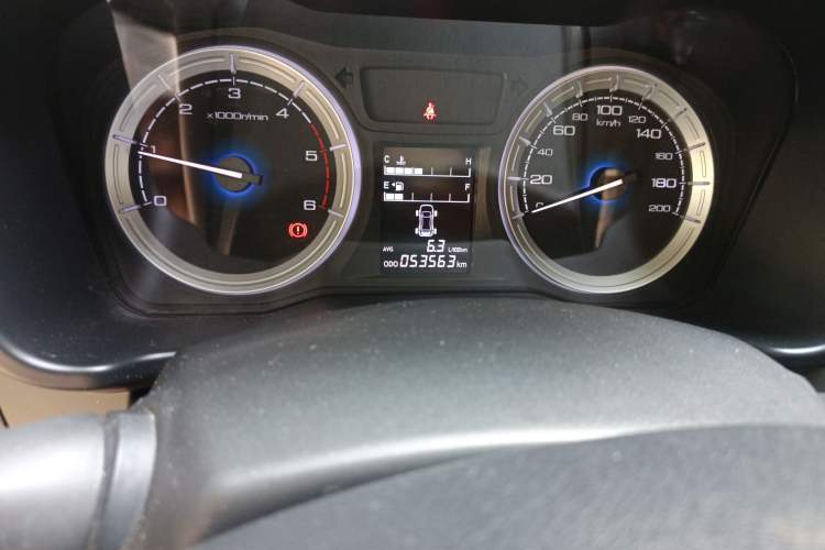 Used Isuzu JLM 2016 2.8T Two-Wheel Drive Luxury Version JE493ZLQ4CA Odometer Close Up