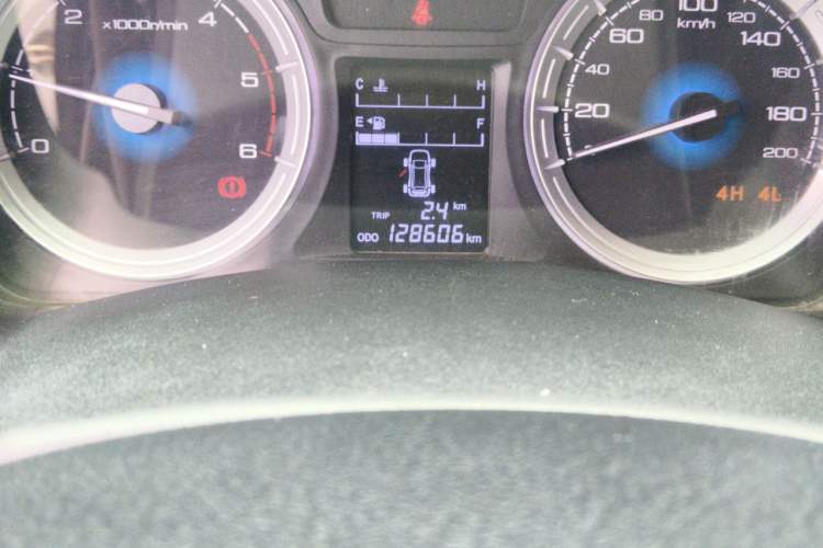 Used Isuzu JLM 2016 2.8T Four-Wheel Drive Luxury Version JE493ZLQ4CA Odometer Close Up