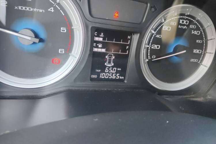 Used Isuzu JLM 2016 2.8T Four-Wheel Drive Luxury Version JE493ZLQ4CA Odometer Close Up