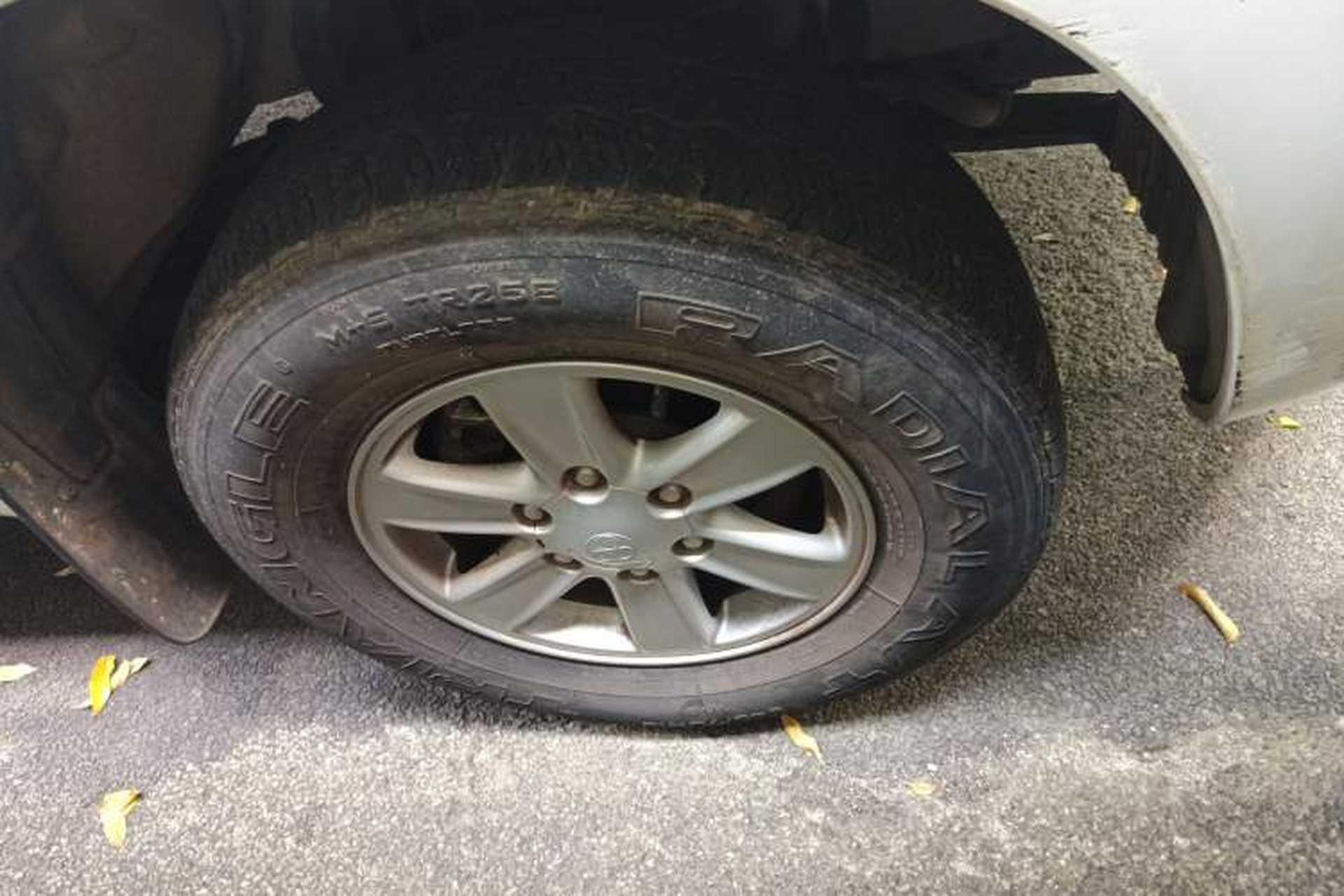 Used Isuzu JLM 2016 2.8T Two-Wheel Drive Luxury Version JE493ZLQ4CA Right Front Wheel Hub