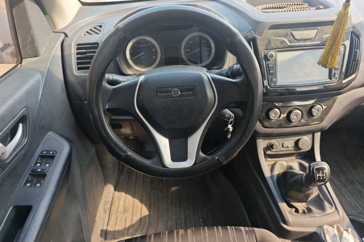 Used Isuzu JLM 2016 2.8T Two-Wheel Drive Luxury Version JE493ZLQ4CA Steering Wheel