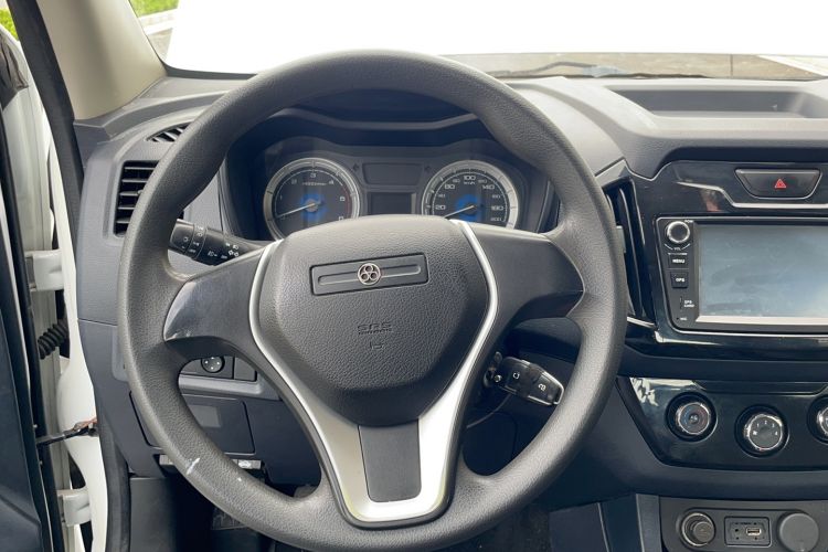 Used Isuzu JLM 2016 2.8T Four-Wheel Drive Ultra-Luxury Version JE493ZLQ4CA Steering Wheel