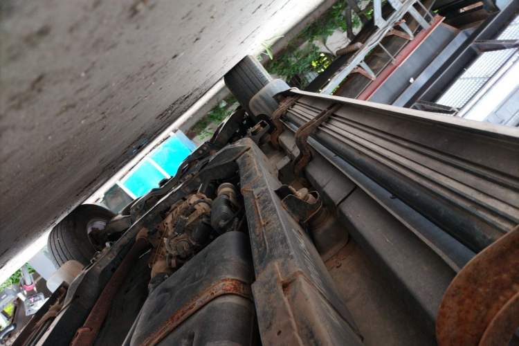 Used Isuzu JLM  Chassis Rear Left