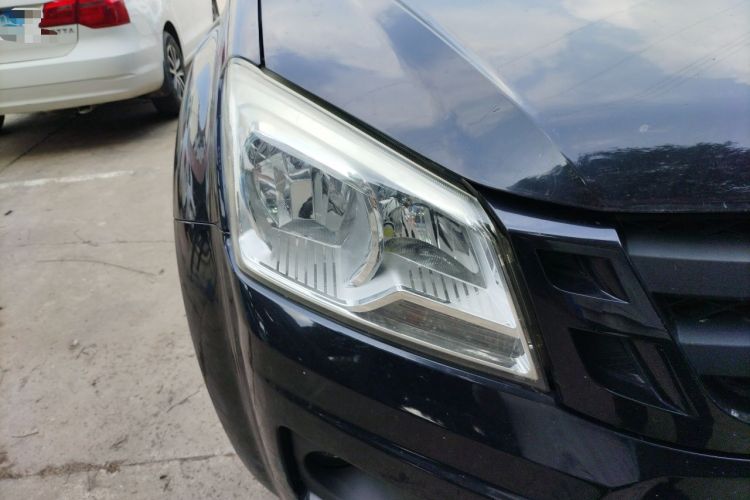 Used Isuzu JLM  Right Front Headlight