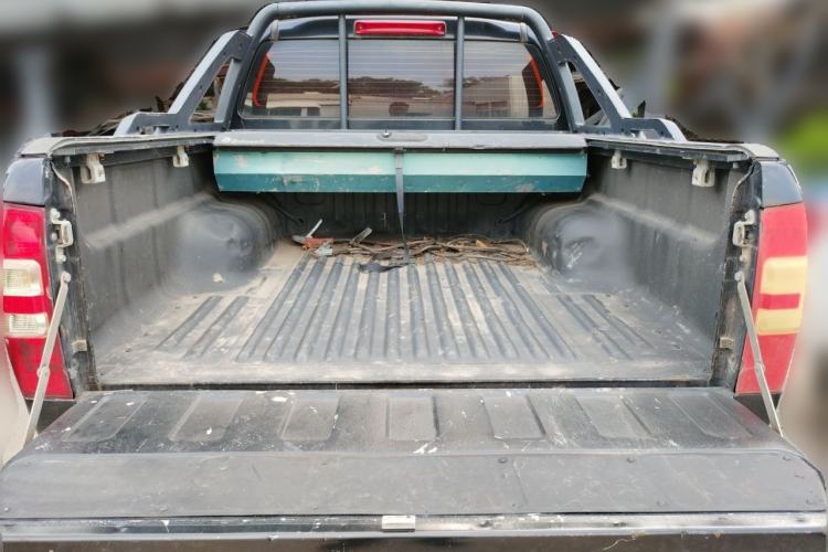 Used Isuzu JLM  Trunk