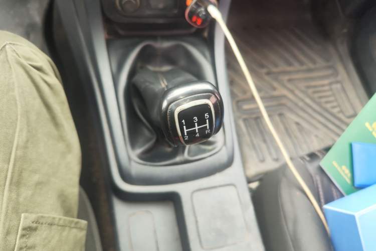 Used Isuzu JLM 2017 2.0T Two-Wheel Drive Advanced Version 4K21D4T Gear Lever