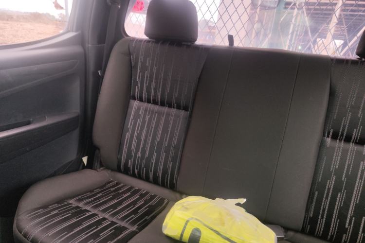 Used Isuzu JLM 2017 2.0T Two-Wheel Drive Advanced Version 4K21D4T Left Rear Seat