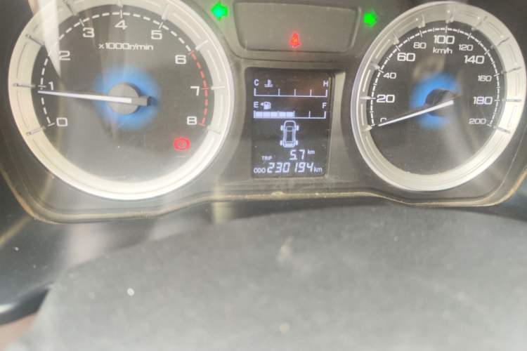 Used Isuzu JLM 2017 2.0T Two-Wheel Drive Advanced Version 4K21D4T Odometer Close Up