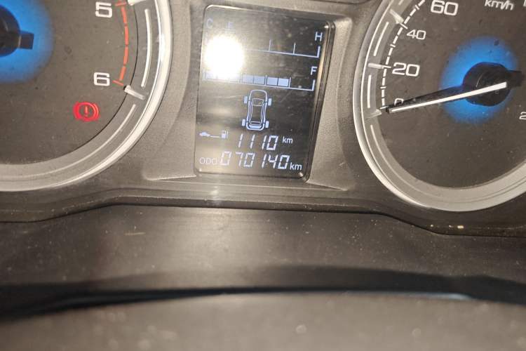 Used Isuzu JLM 2018 2.8T Classic Edition Two-Wheel Drive Luxury Version with Extended Cargo Bed JE493ZLQ5F Odometer Close Up