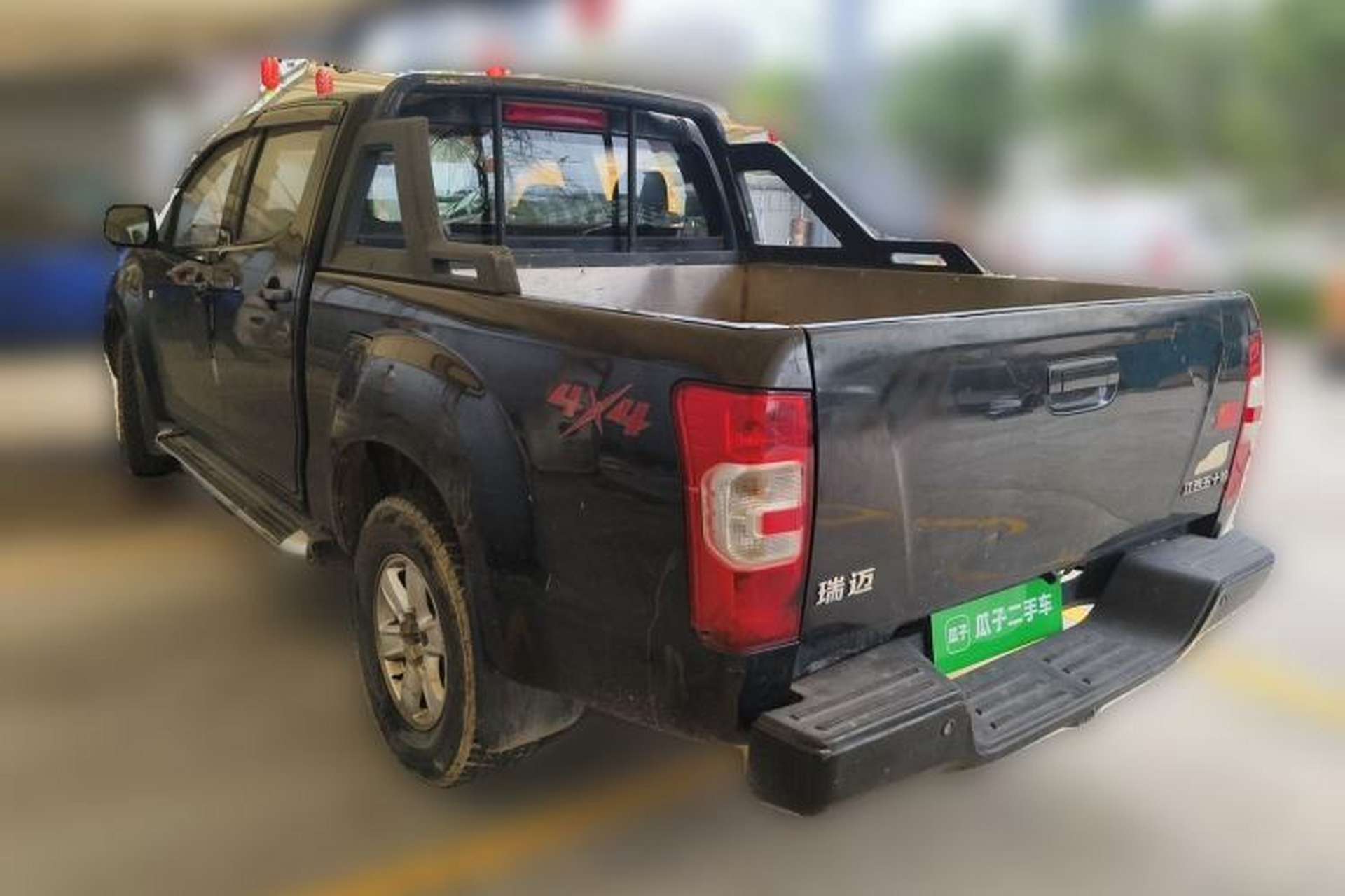 Used Isuzu JLM 2018 2.5T Four-Wheel Drive Diesel Luxury Version with Extended Cargo Bed JE4D25Q5A Rear Left 45 Deg