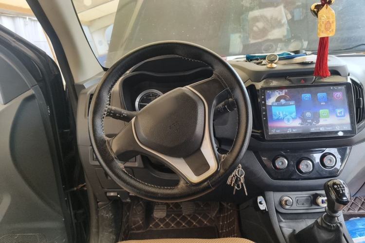 Used Isuzu JLM 2018 2.5T Four-Wheel Drive Diesel Luxury Version with Extended Cargo Bed JE4D25Q5A Steering Wheel