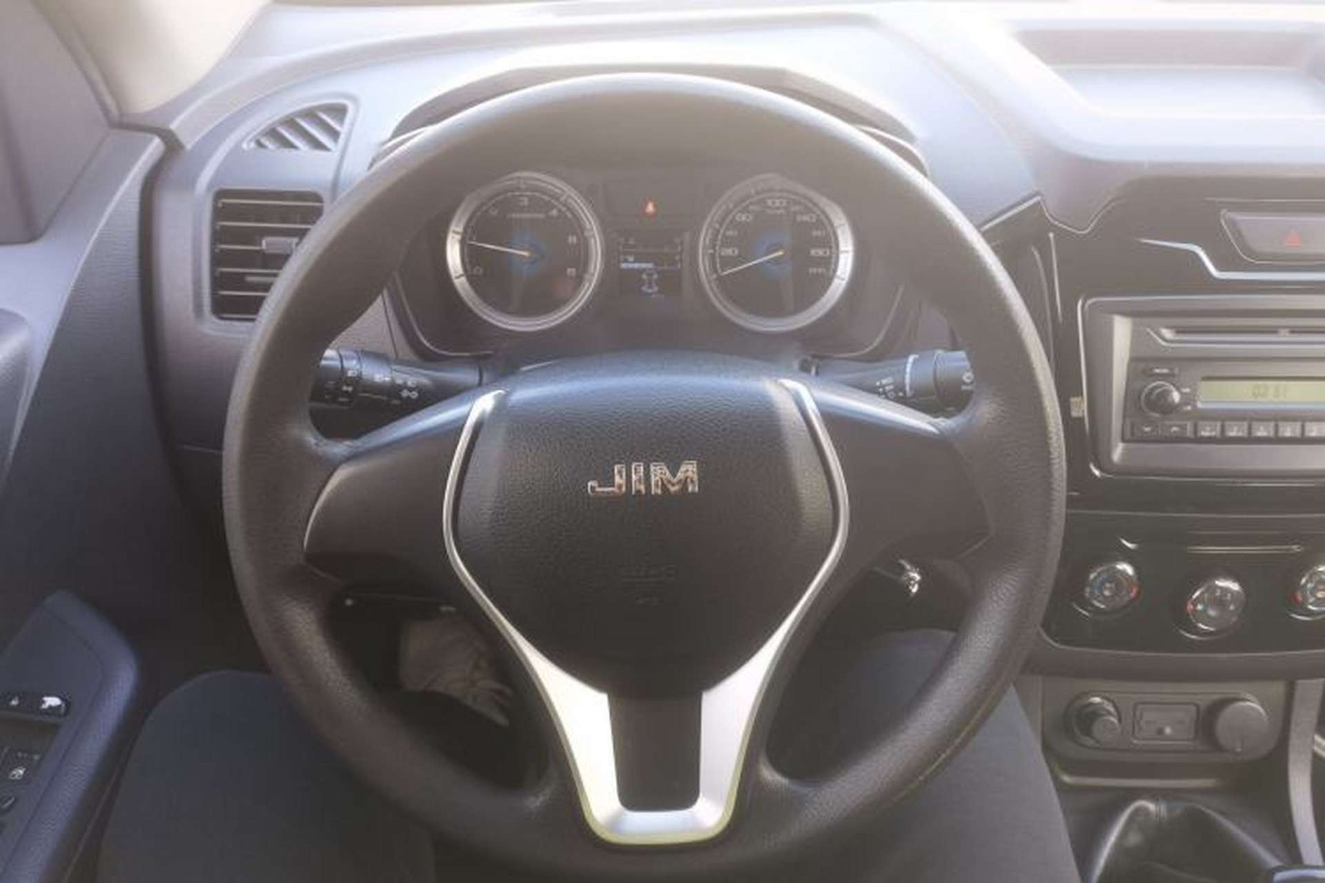 Used Isuzu JLM 2018 2.8T Classic Edition 4x4 Luxury Version JE493ZLQ5F Steering Wheel