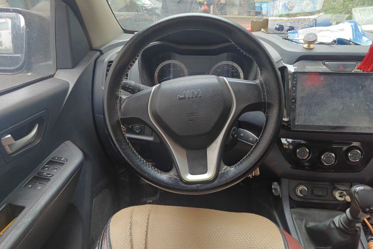 Used Isuzu JLM 2018 2.5T Four-Wheel Drive Diesel Luxury Version with Extended Cargo Bed JE4D25Q5A Steering Wheel