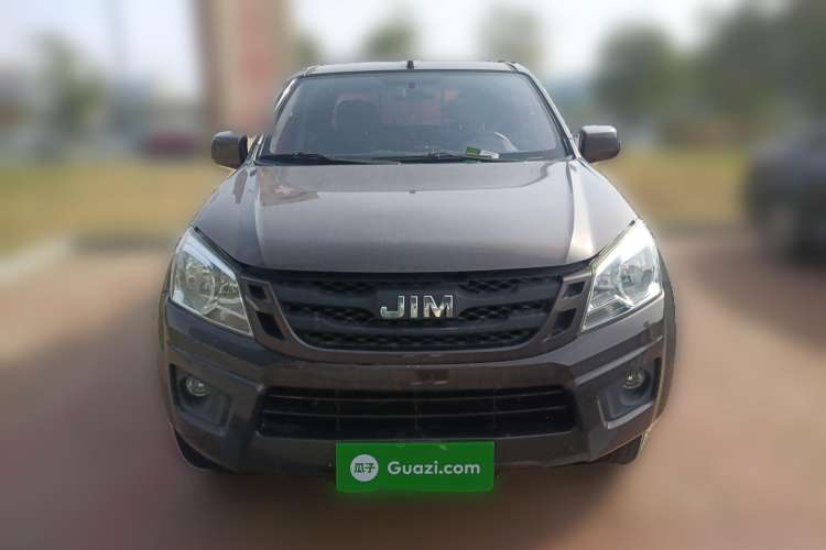 Used Isuzu JLM 2018 2.5T Two-Wheel Drive Diesel Luxury Version with Extended Cargo Bed JE4D25Q5A Front