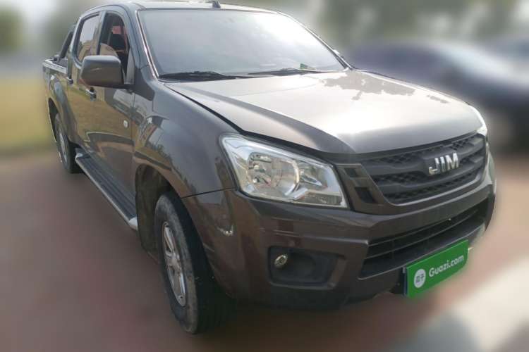 Used Isuzu JLM 2018 2.5T Two-Wheel Drive Diesel Luxury Version with Extended Cargo Bed JE4D25Q5A Front Right 45 Deg
