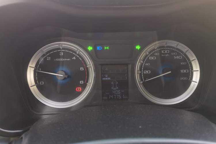Used Isuzu JLM 2018 2.8T Classic Edition 4x4 Luxury Version JE493ZLQ5F Instrument Cluster