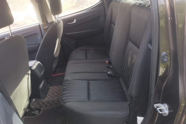 Used Isuzu JLM 2018 2.8T Classic Edition 4x4 Luxury Version JE493ZLQ5F Interior 4