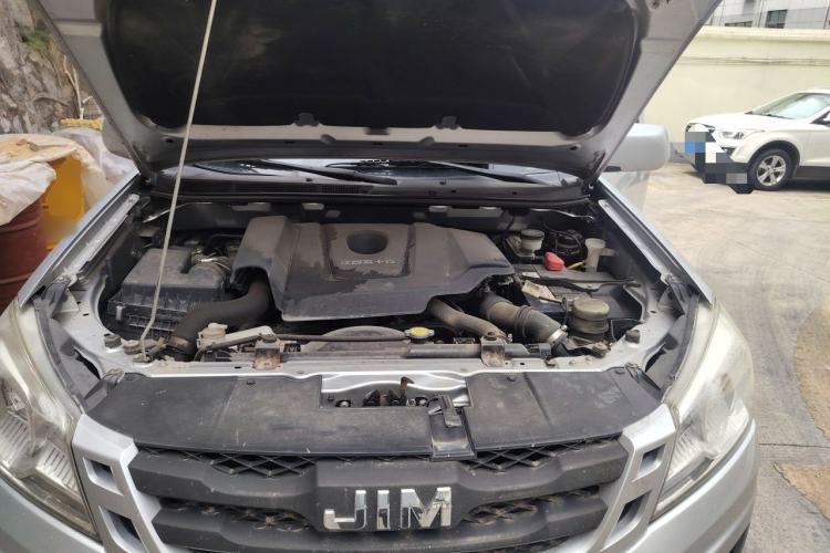 Used Isuzu JLM 2018 2.8T Classic Edition Two-Wheel Drive Luxury Version JE493ZLQ5F Engine Bay