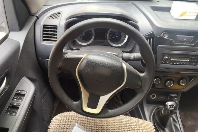Used Isuzu JLM 2018 2.8T Classic Edition Two-Wheel Drive Luxury Version JE493ZLQ5F Steering Wheel