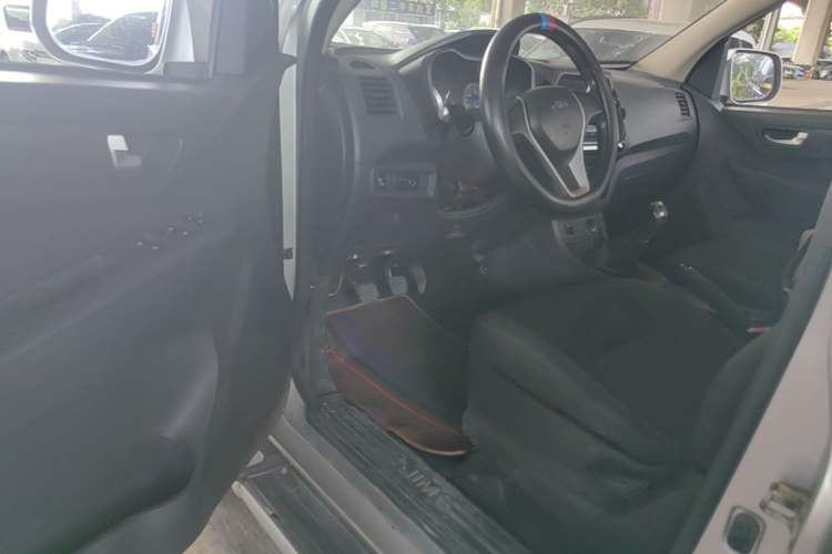 Used Isuzu JLM 2018 2.8T Classic Edition Two-Wheel Drive Luxury Version JE493ZLQ5F Driver Seat