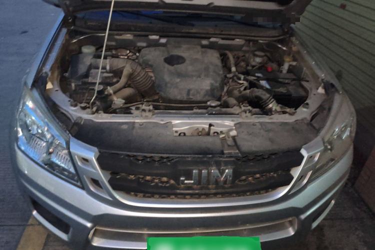Used Isuzu JLM 2018 2.0T Two-Wheel-Drive Gasoline Ultra-Luxury Version 4K21D4T Engine Bay