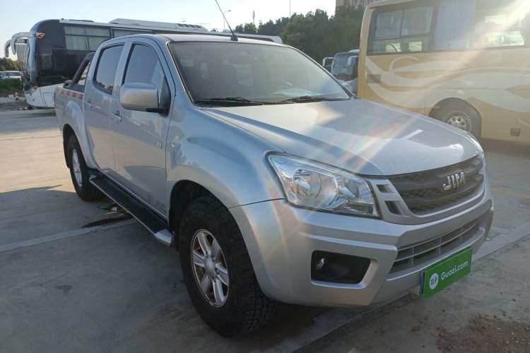 Used Isuzu JLM 2018 2.5T Two-Wheel Drive Diesel Luxury Version JE4D25Q5A Exterior 2