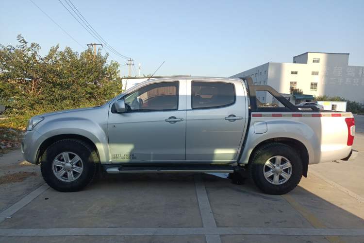 Used Isuzu JLM 2018 2.5T Two-Wheel Drive Diesel Luxury Version JE4D25Q5A Exterior 4