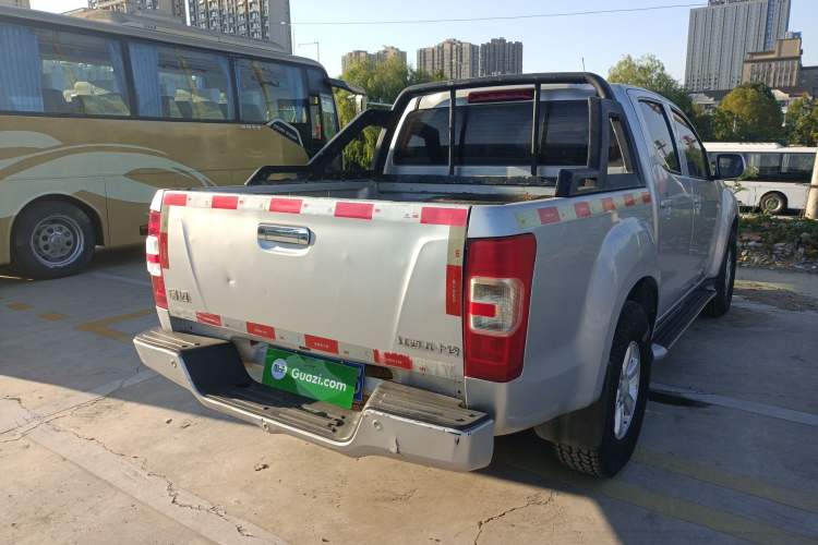 Used Isuzu JLM 2018 2.5T Two-Wheel Drive Diesel Luxury Version JE4D25Q5A Exterior 6