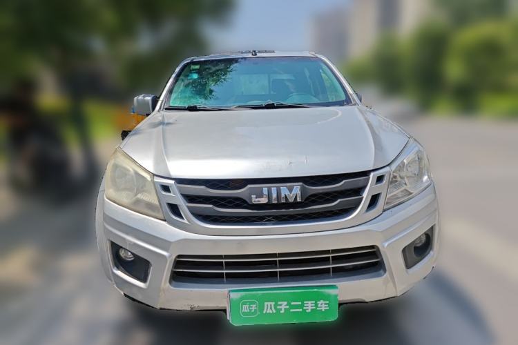 Used Isuzu JLM 2018 2.5T Four-Wheel Drive Diesel Luxury Version with Extended Cargo Bed JE4D25Q5A Front