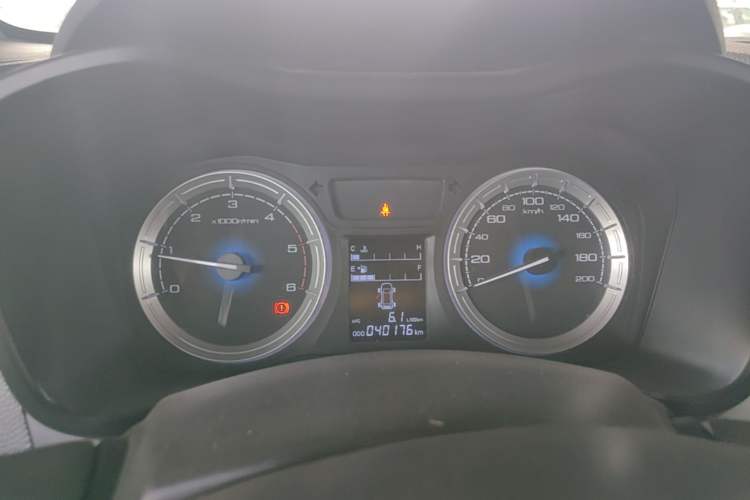 Used Isuzu JLM 2018 2.8T Classic Edition Two-Wheel Drive Luxury Version JE493ZLQ5F Instrument Cluster