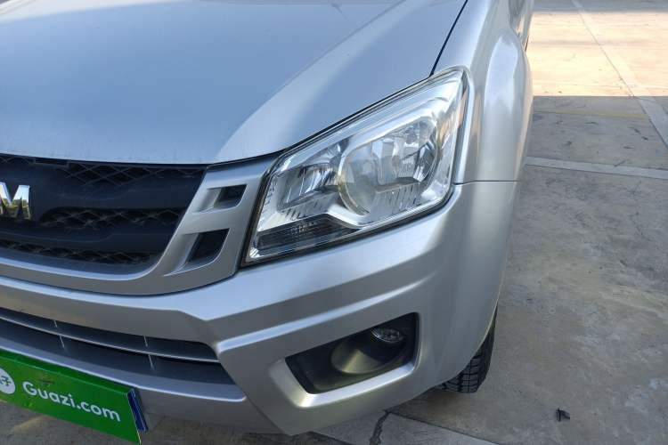 Used Isuzu JLM 2018 2.5T Two-Wheel Drive Diesel Luxury Version JE4D25Q5A Left Front Headlight