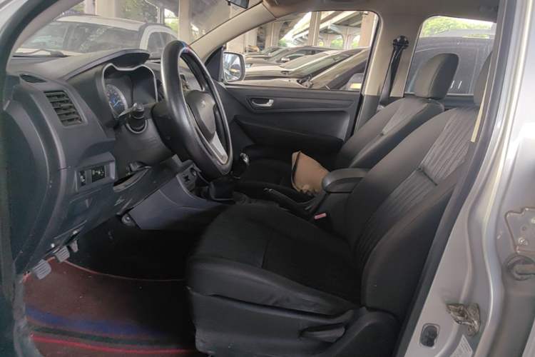 Used Isuzu JLM 2018 2.8T Classic Edition Two-Wheel Drive Luxury Version JE493ZLQ5F Left Front Seat