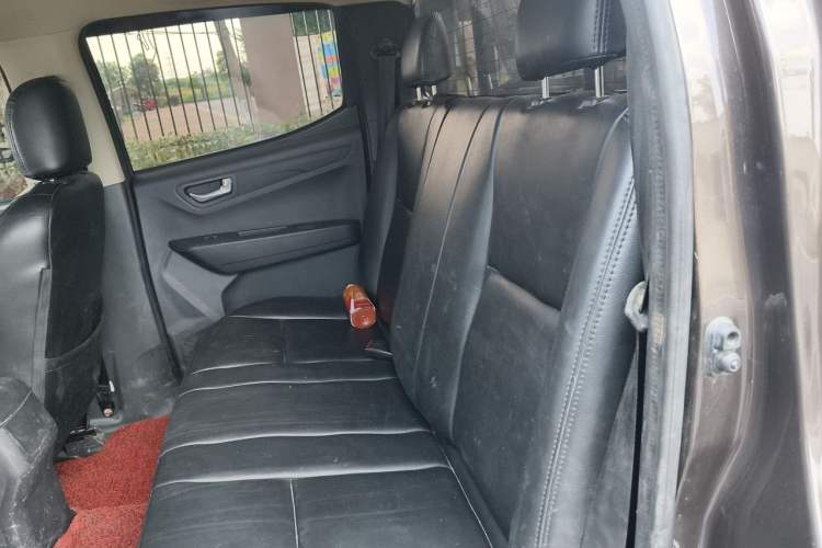 Used Isuzu JLM 2018 2.8T Classic Edition Two-Wheel Drive Luxury Version JE493ZLQ5F Left Rear Seat