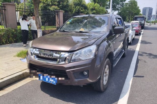 Used Isuzu JLM 2018 2.8T Classic Edition Two-Wheel Drive Luxury Version JE493ZLQ5F