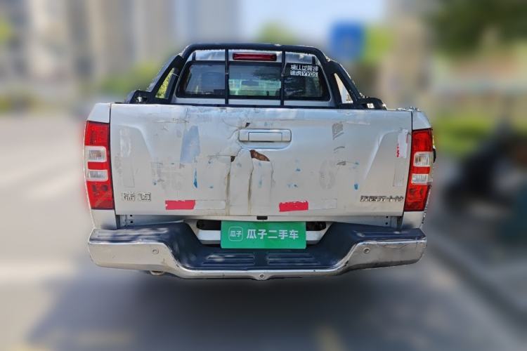 Used Isuzu JLM 2018 2.5T Four-Wheel Drive Diesel Luxury Version with Extended Cargo Bed JE4D25Q5A Rear