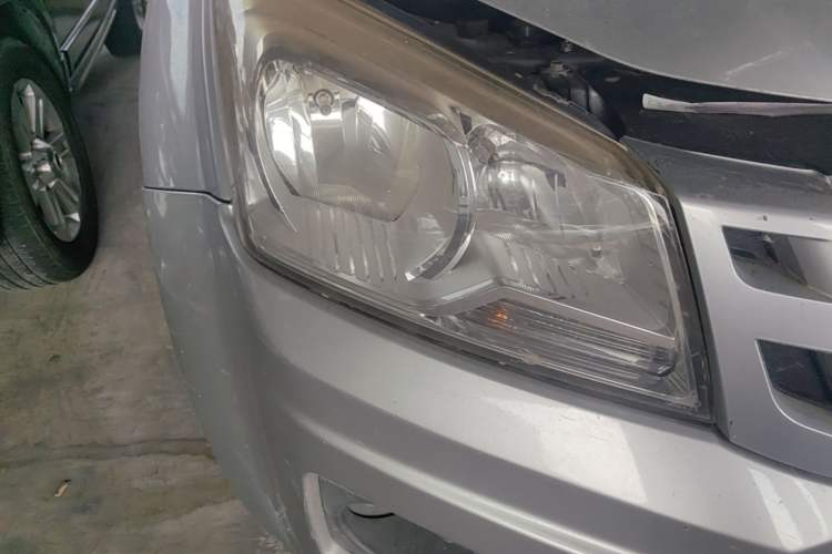 Used Isuzu JLM 2018 2.8T Classic Edition Two-Wheel Drive Luxury Version JE493ZLQ5F Right Front Headlight