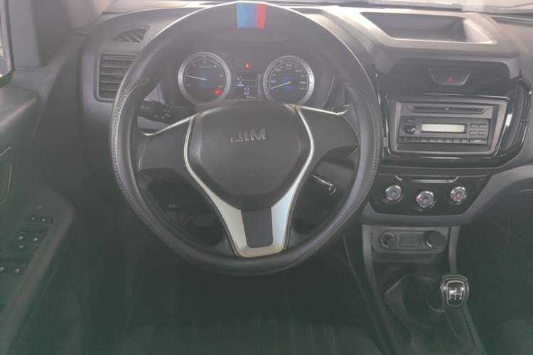 Used Isuzu JLM 2018 2.8T Classic Edition Two-Wheel Drive Luxury Version JE493ZLQ5F Steering Wheel