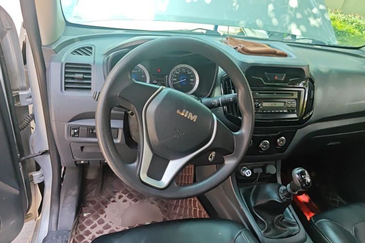 Used Isuzu JLM 2018 2.5T Four-Wheel Drive Diesel Luxury Version with Extended Cargo Bed JE4D25Q5A Steering Wheel