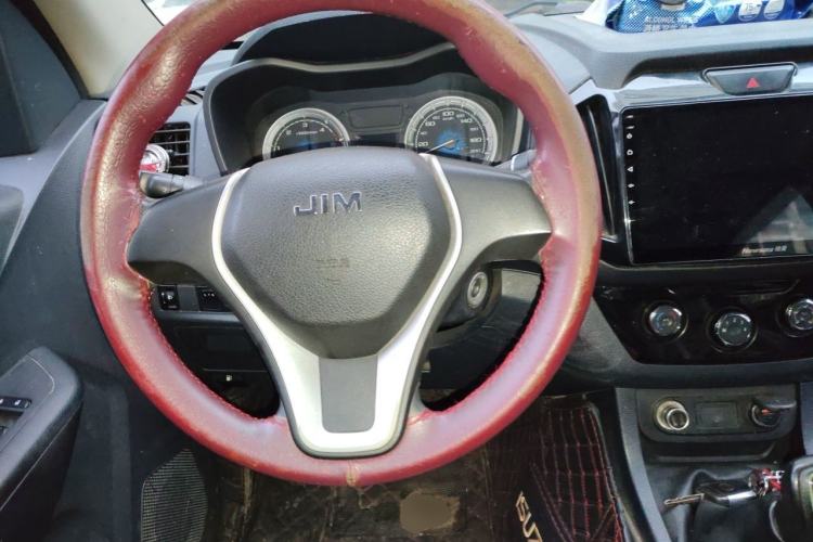 Used Isuzu JLM 2018 2.8T Classic Edition Two-Wheel Drive Luxury Version with Extended Cargo Bed JE493ZLQ5F Steering Wheel