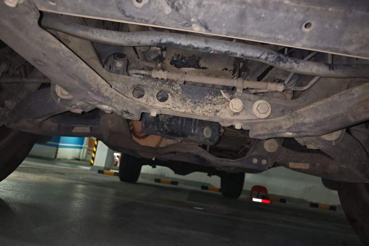 Used Isuzu JLM 2018 2.8T Classic Edition Two-Wheel Drive Luxury Version with Extended Cargo Bed JE493ZLQ5F Chassis Front