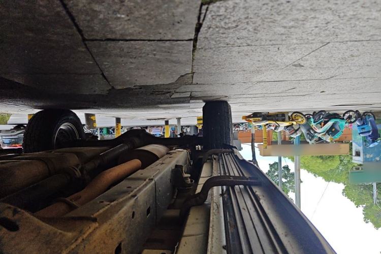 Used Isuzu JLM  Chassis Front Right