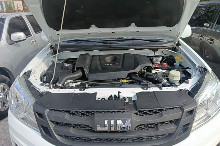 Used Isuzu JLM 2018 2.8T Classic Edition 4x4 Luxury Version JE493ZLQ5F Engine Bay