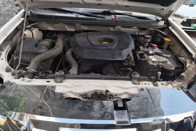 Used Isuzu JLM 2018 2.5T Four-Wheel Drive Diesel Luxury Version JE4D25Q5A Engine Bay