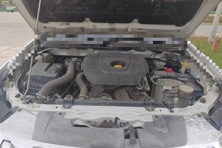 Used Isuzu JLM 2018 2.5T Four-Wheel Drive Diesel Luxury Version JE4D25Q5A Engine Bay